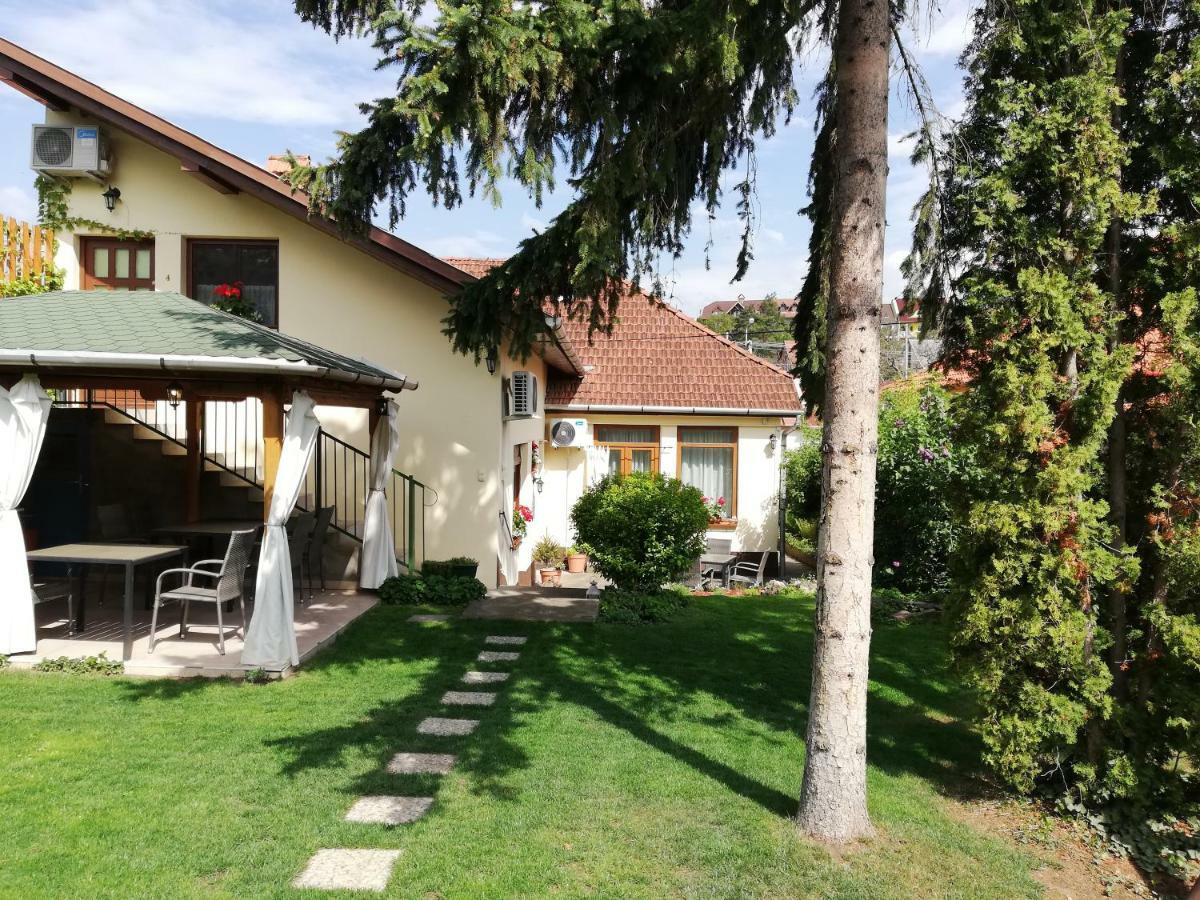 Gyoengyszem Vendeghaz Hotel Eger Exterior photo